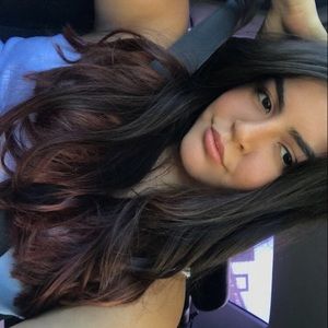 Meet your Posher, Claudia